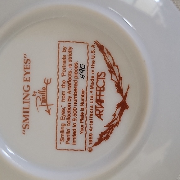 Smiling Eyes, Small Plate, By Perillo - Picture 4 of 5
